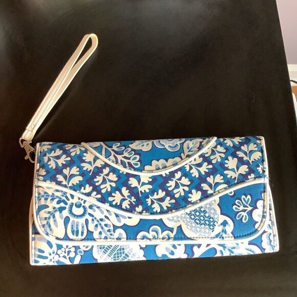 Vera Bradley Clutch  - Picture 1 of 6